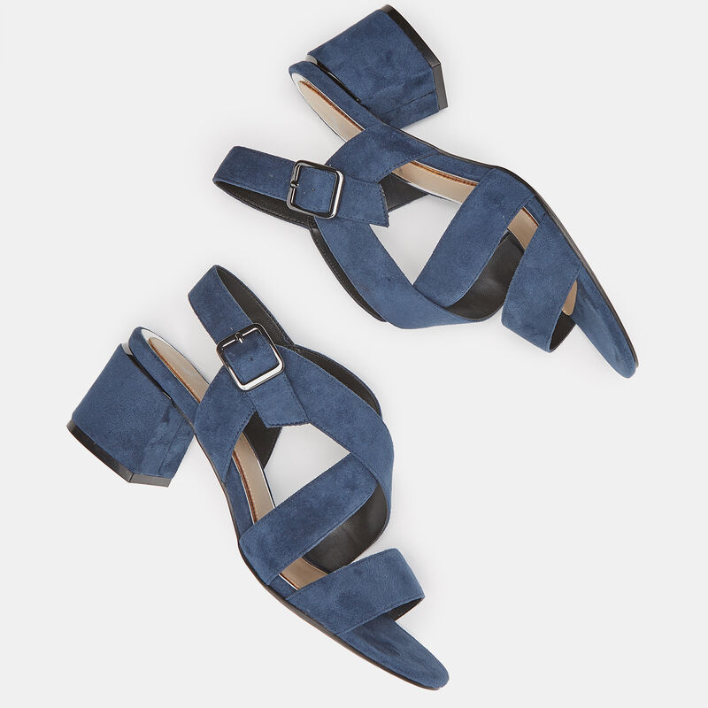Flätade sandaler med blockklack