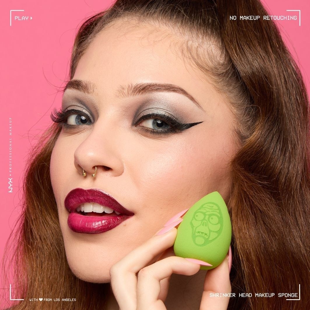 NYX Professional Makeup grima sūklis Beetlejuice saraujošais grima sūklis - 1 gab.