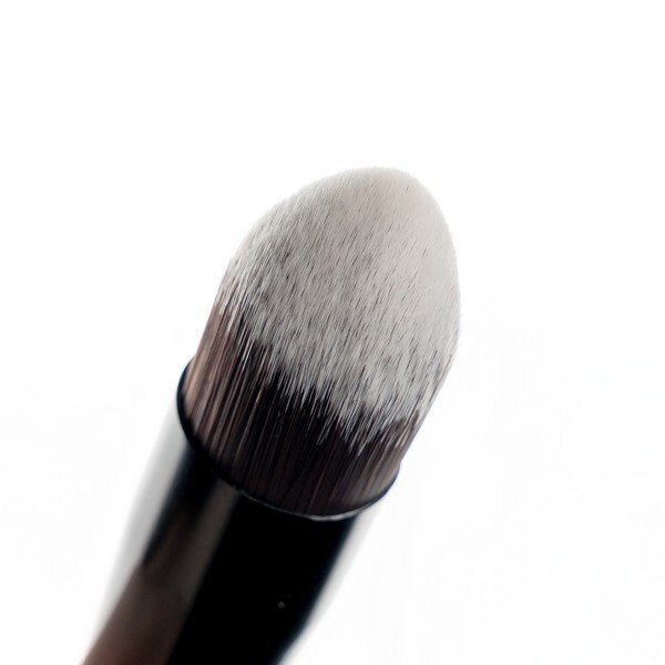 Brushworks č. 4 zúžený štětec na přesné leštění