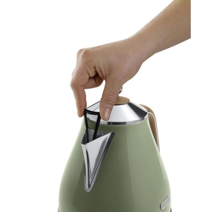 Chaleira elétrica - Delonghi - Icona Vintage - 2000 W - 1,7 L - Verde Oliva com alça cor canela