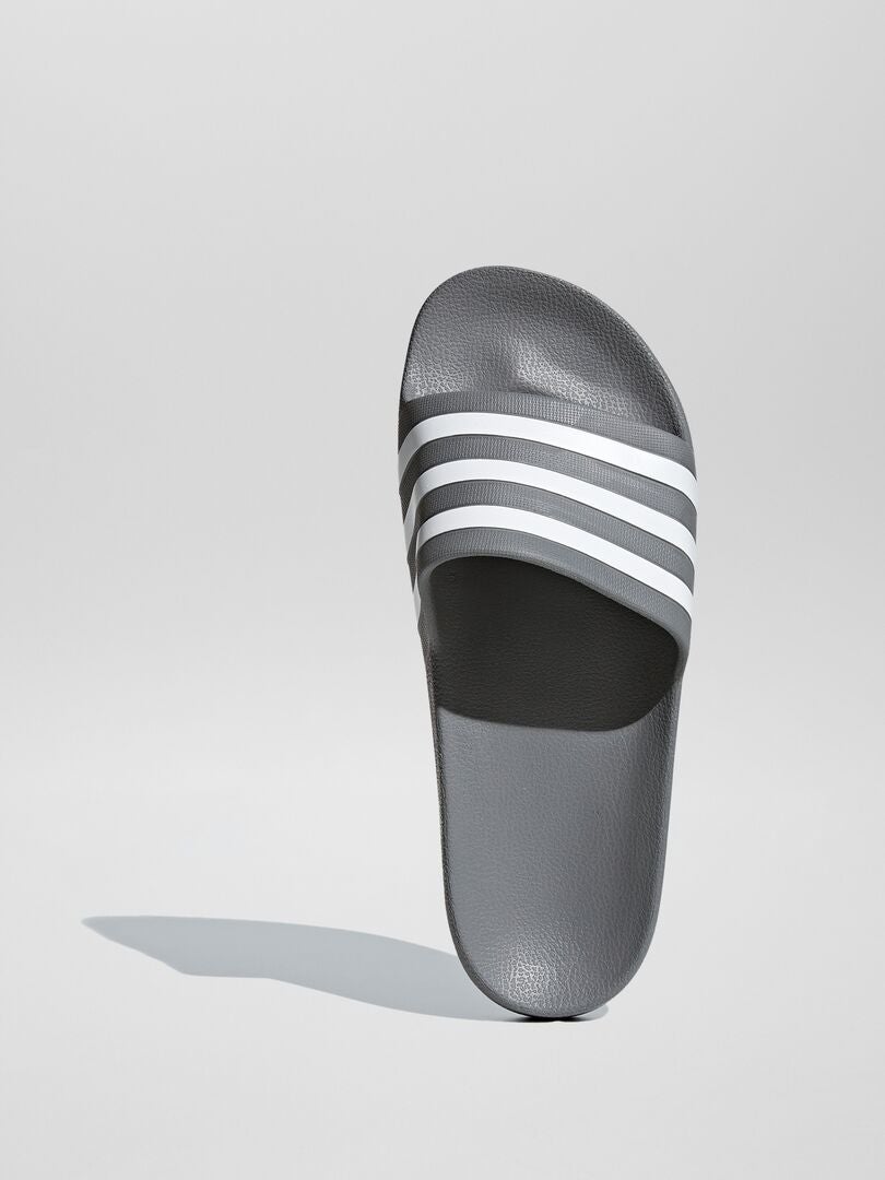 Chinelo 'adidas' 'adilette' - CINZA