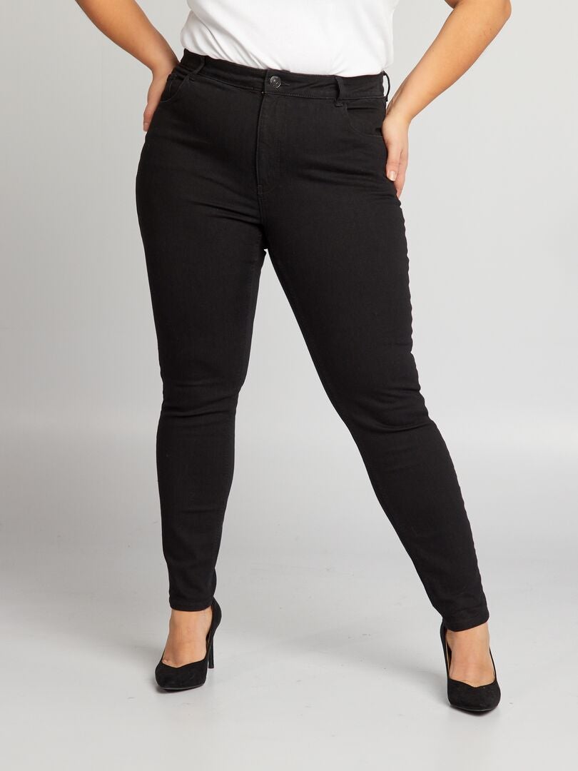 Calça jeans slim - tamanho 30 - preta