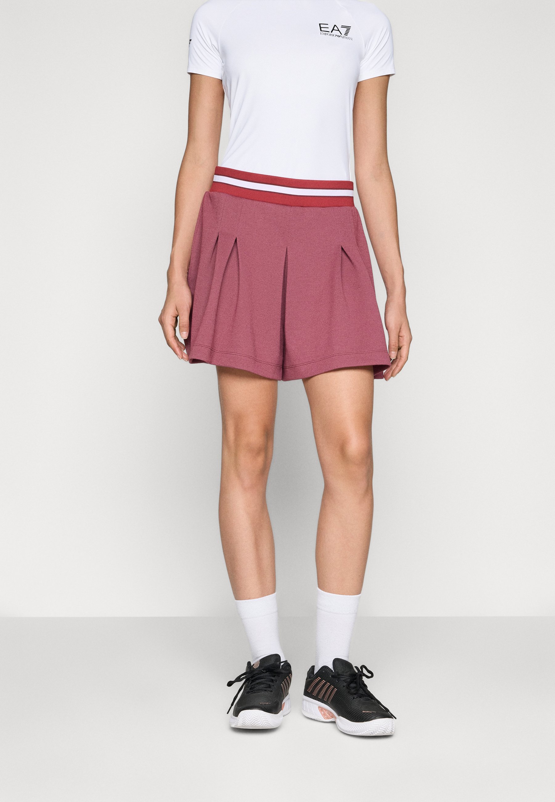 EA7 Emporio Armani TENNIS CLUB SHORTS - Sportovní kraťasy - black