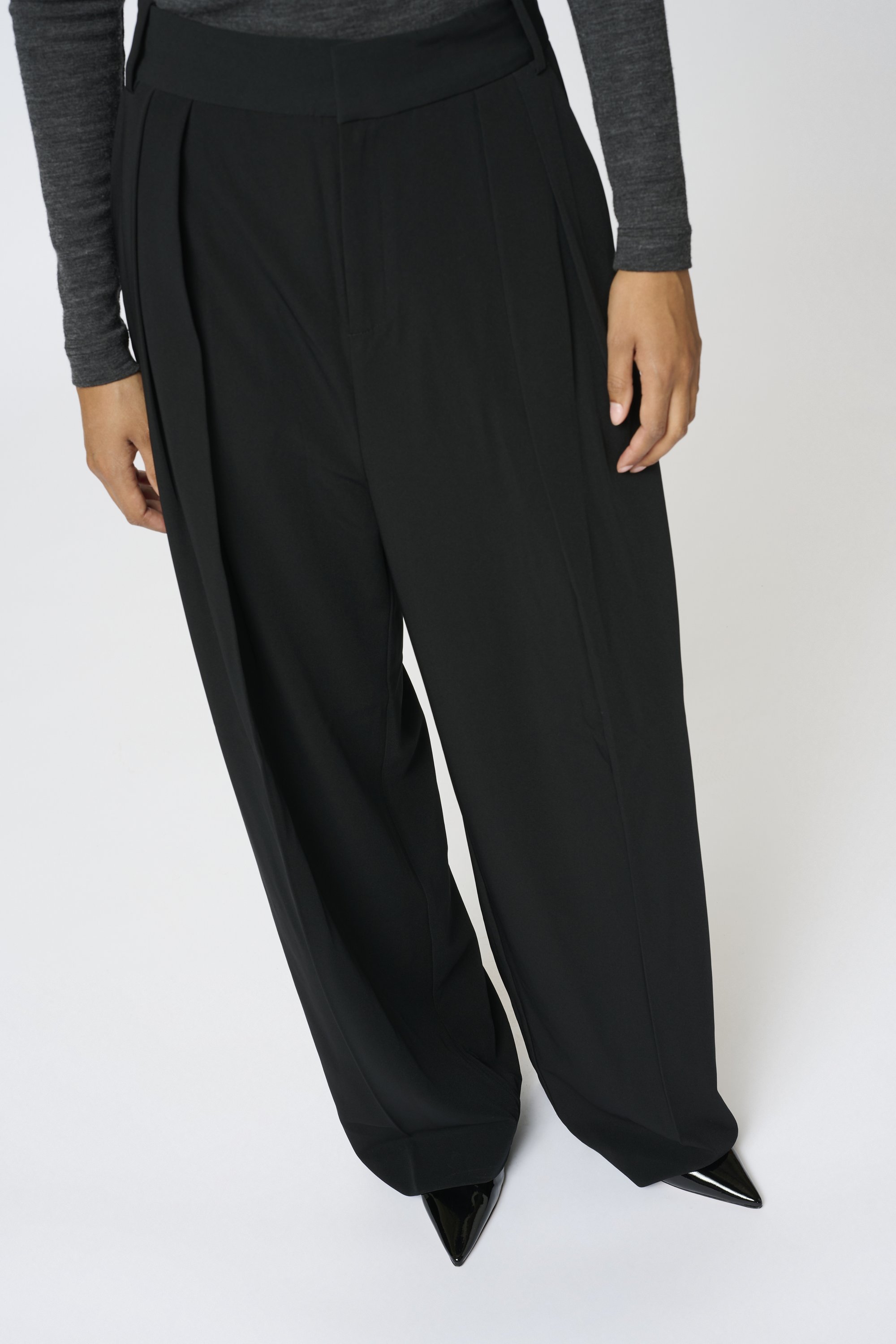Calça InWear NATALYAIW PLISSADA - preta