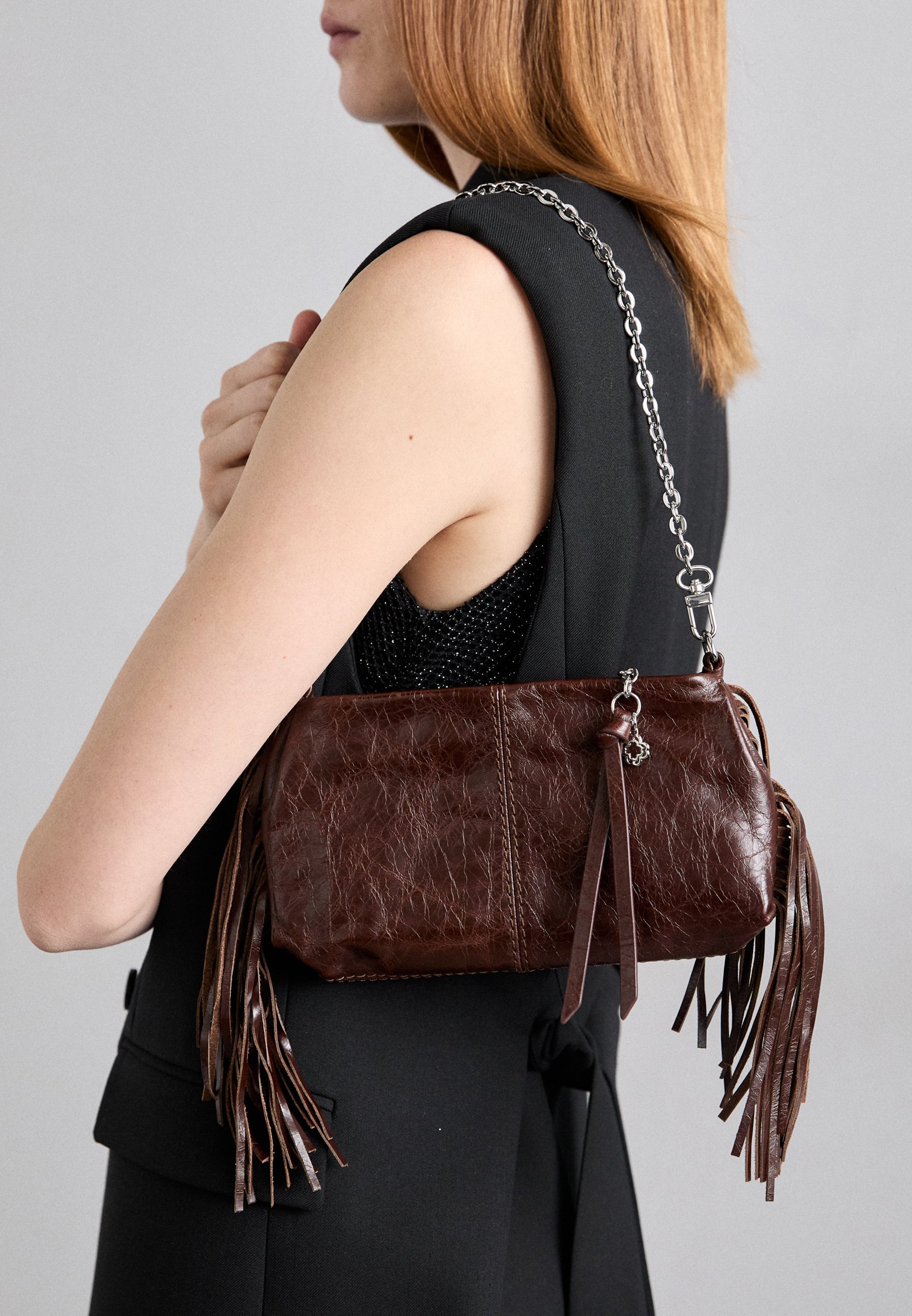 Maje Crossbodytas - donkerbruin
