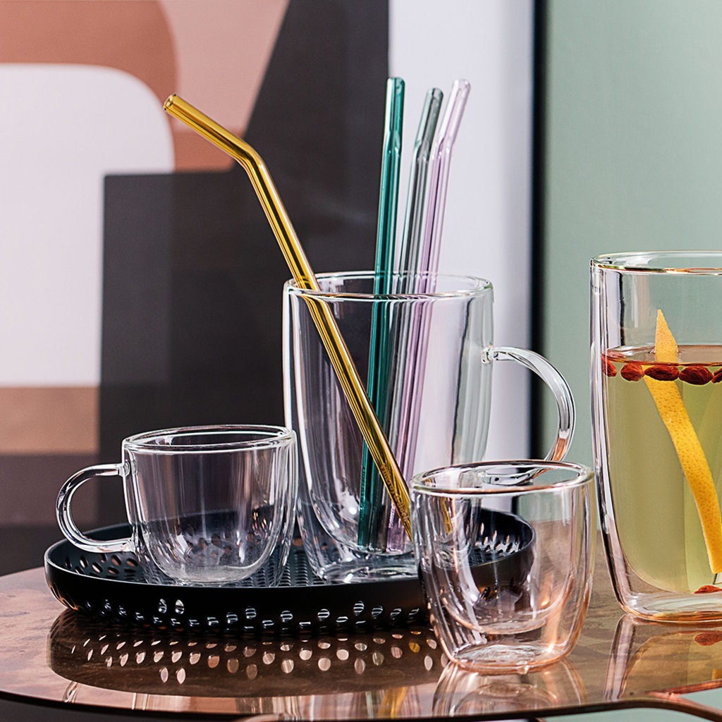 „Villeroy & Boch“ universalus stiklinių puodelių rinkinys, 2 dalys; „Artesano“ gėrimų rinkinys – 1 dalis