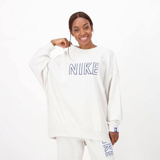  Nike ples