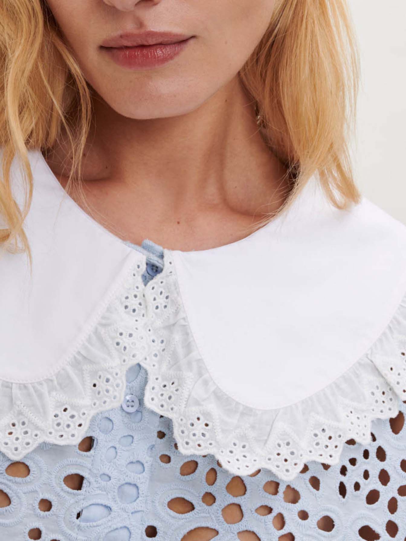 Guipure kanten blouse met kraag - Lichtblauw