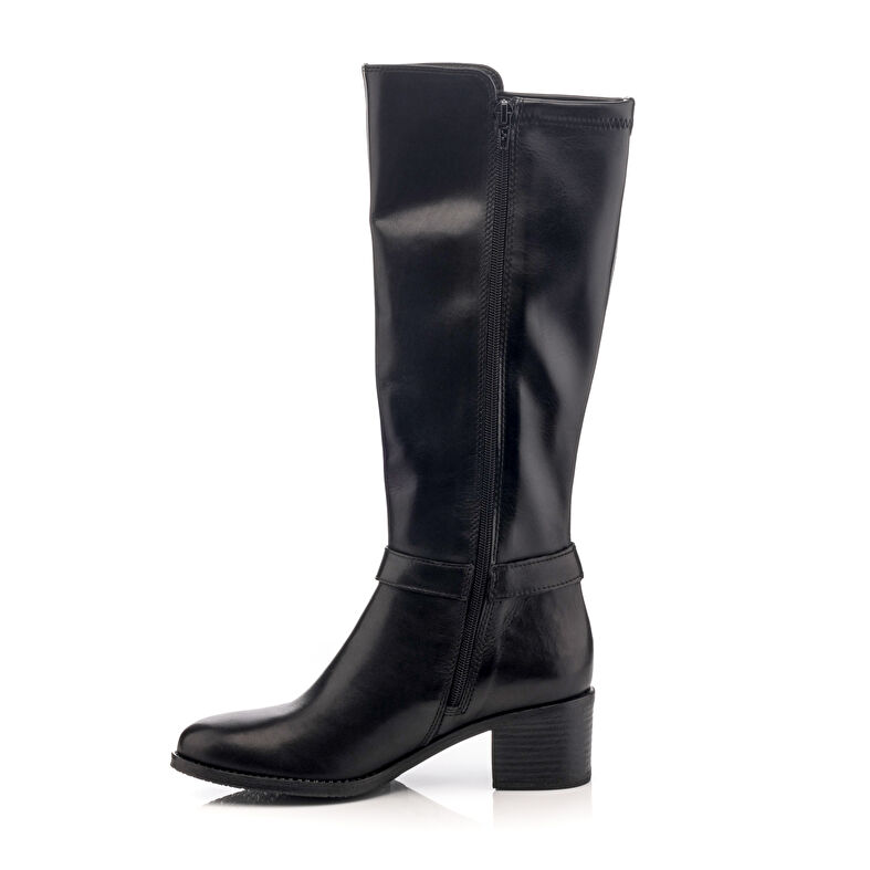  Botas negras de mujer