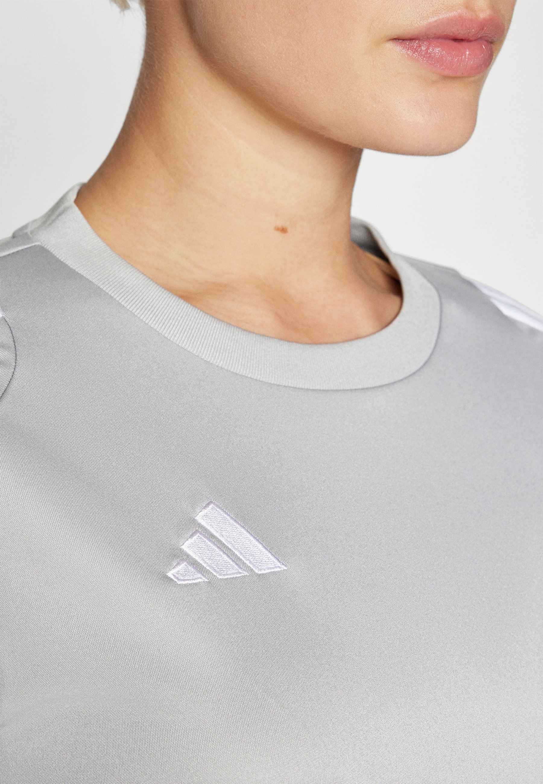 adidas Performance TIRO24 WOMEN - Sport T-shirt - team middengrijs/wit
