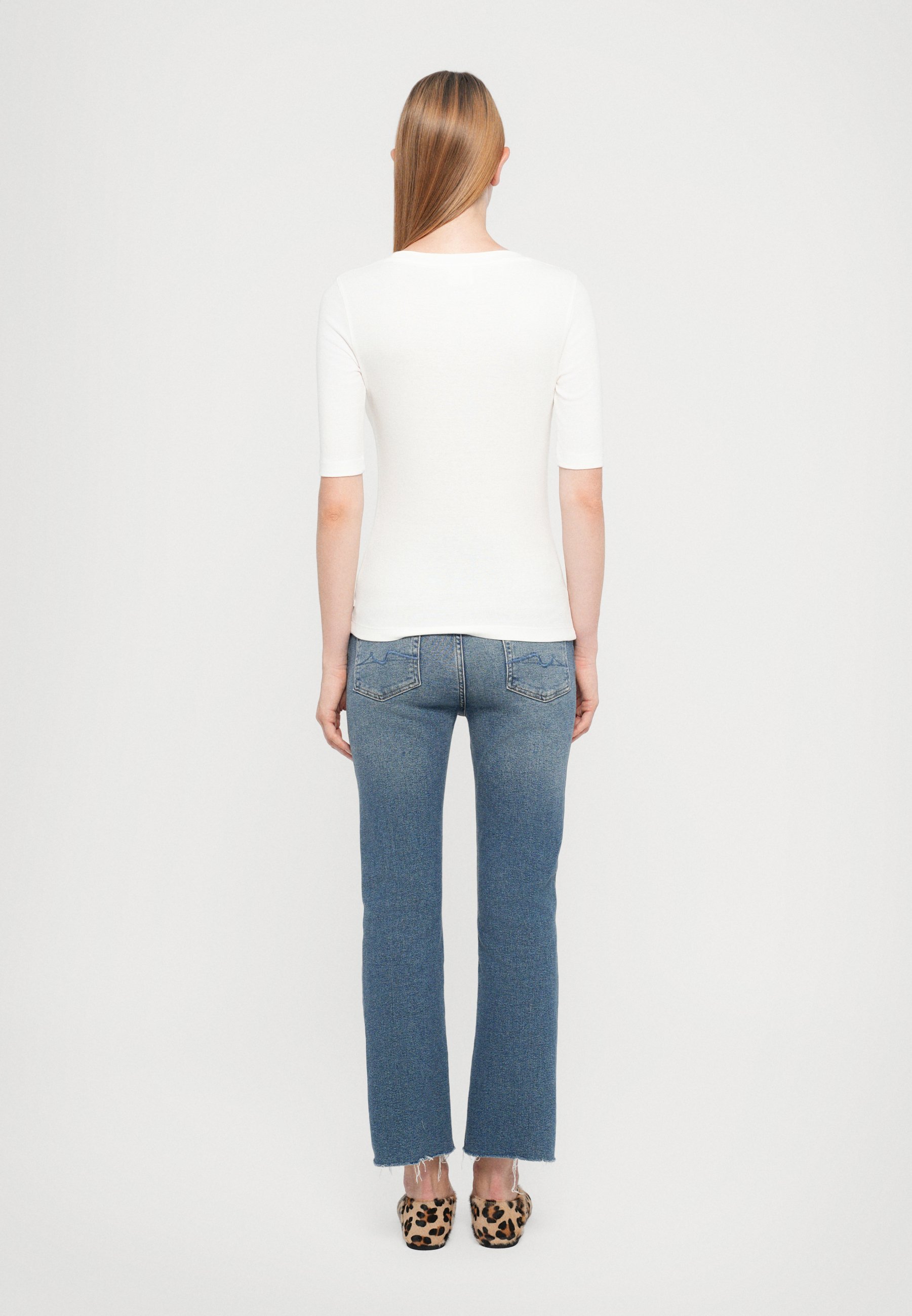 T-shirt basic a maniche corte con scollo ampio e chiusura a zip - avorio