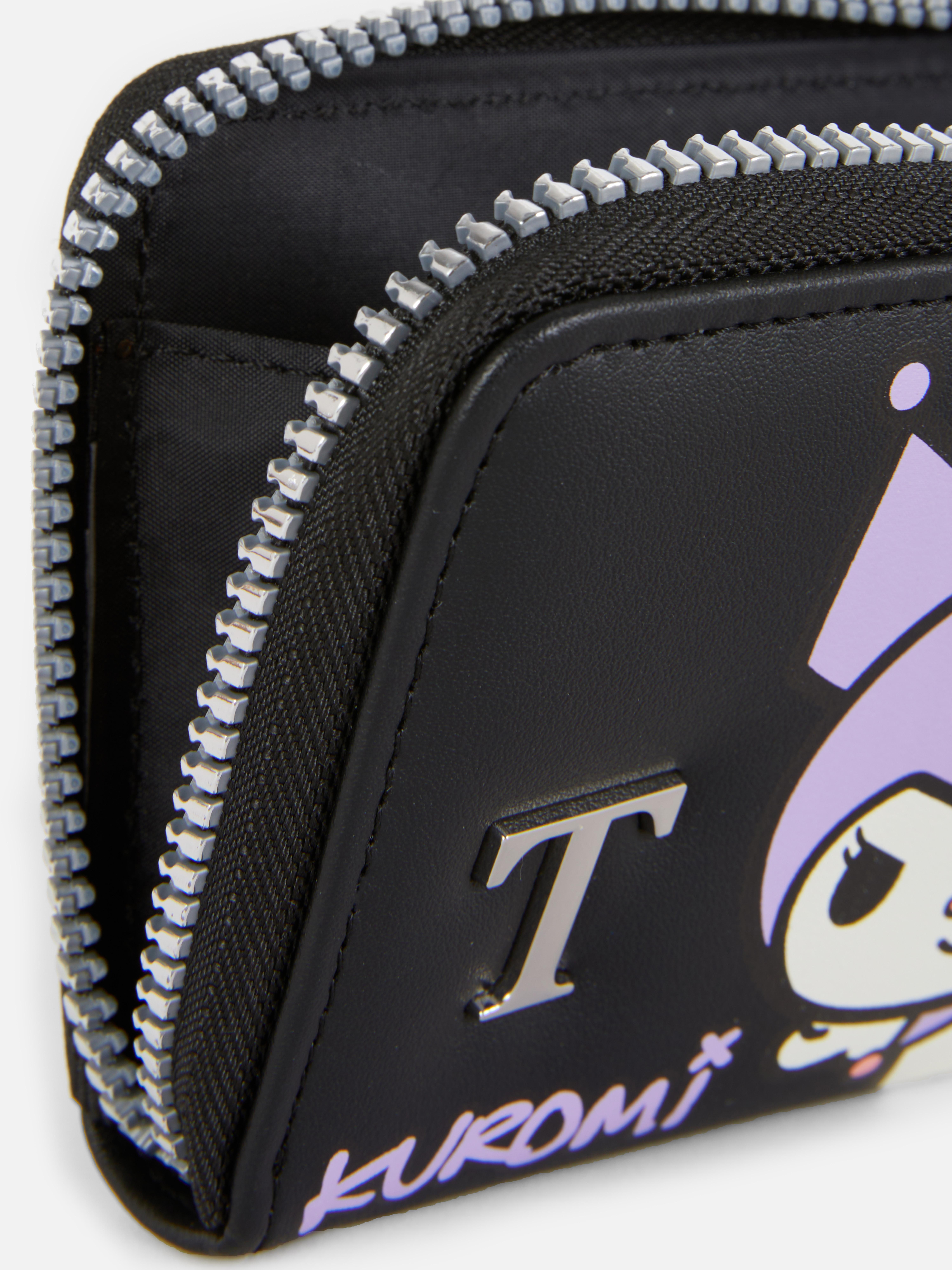 Новчаник са иницијалима Hello Kitty Kuromi. Слатки новчаник са патентним затварачем и дизајном Kuromi.