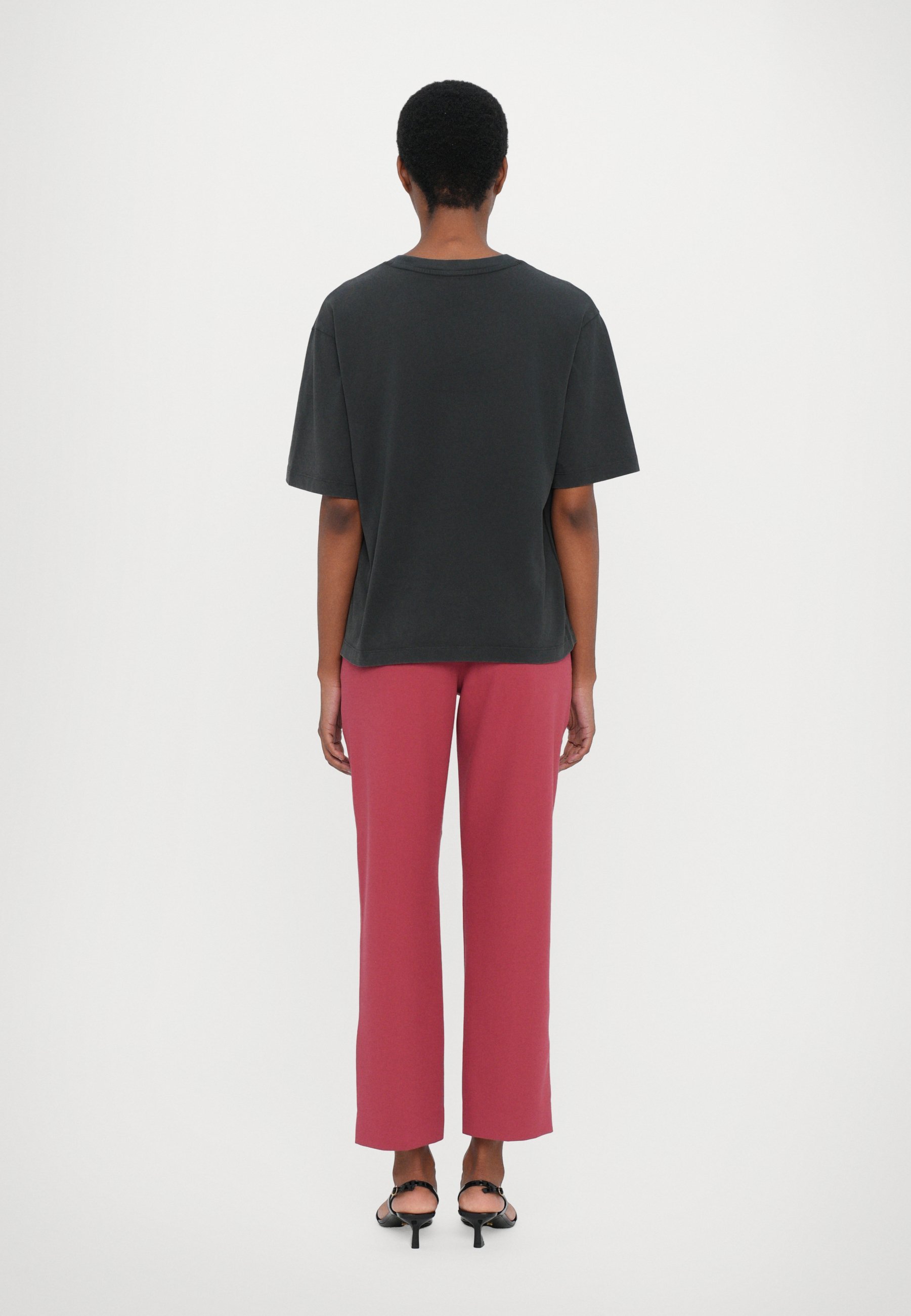 CLOSED RELAXED - T-skjorte med print - black