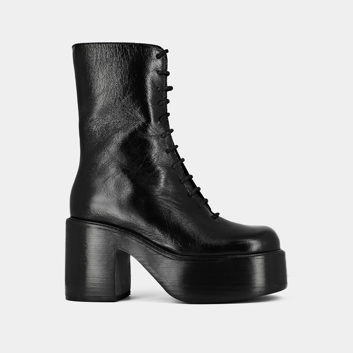Boots à plateformes et lacets  en cuir vieilli noir