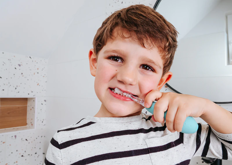 Escova de dentes elétrica sônica Concept Kido Smile ZK3020 para crianças