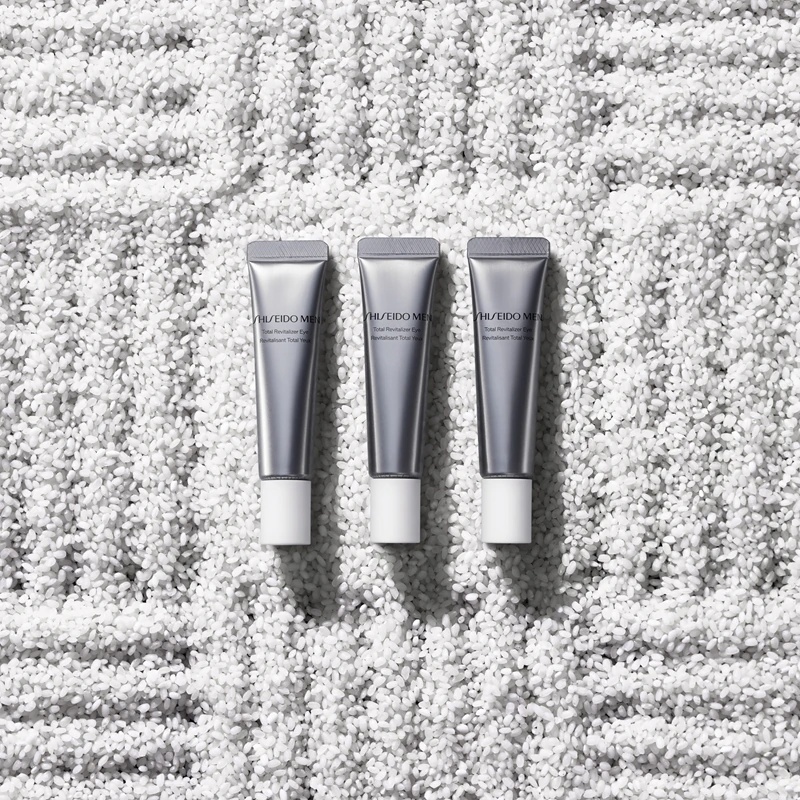 „Shiseido Men Total Revitalizer“ paakių kremas