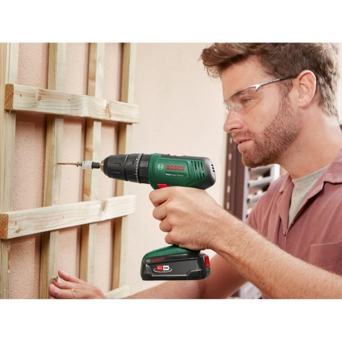 Taladro percutor inalámbrico Bosch UniversalImpact 18 (incluye 2 baterías de 18 V y 1,5 Ah, cargador y maletín de transporte).