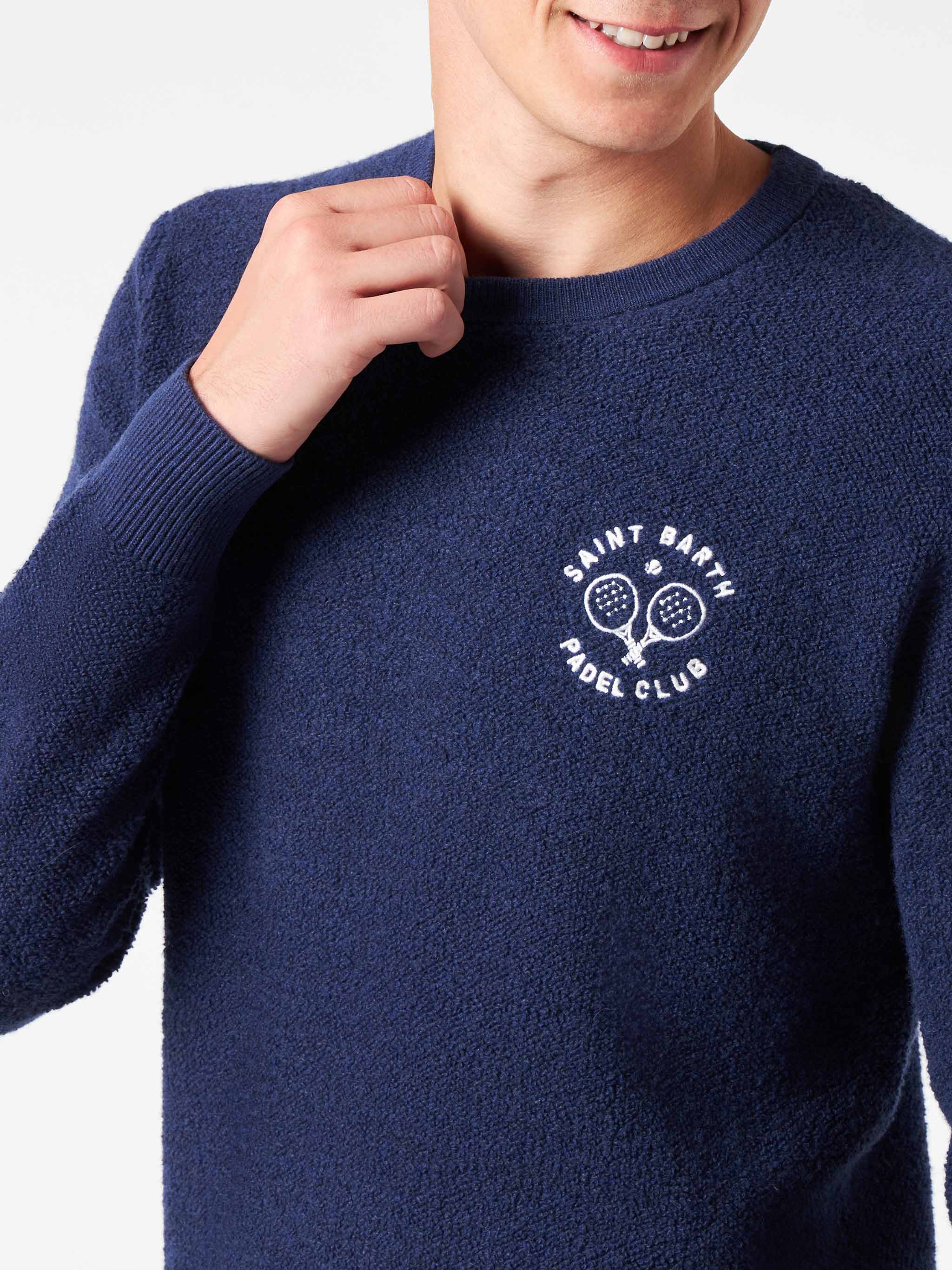 Maglione da uomo girocollo bluette bouclé con ricamo Saint Barth Padel
