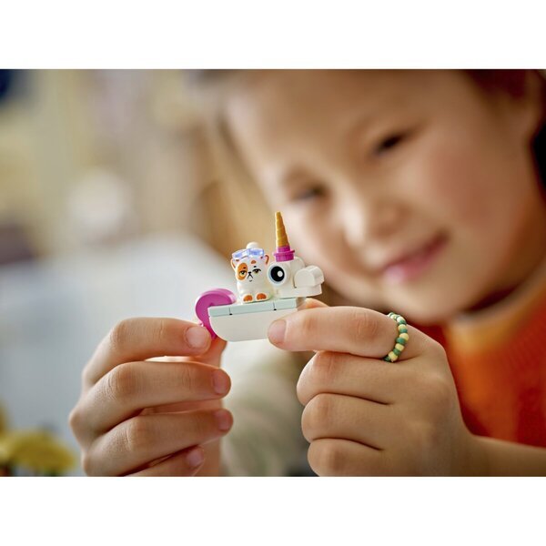 LEGO Friends 42658 Журка поред базена са фламингом и једнорогом