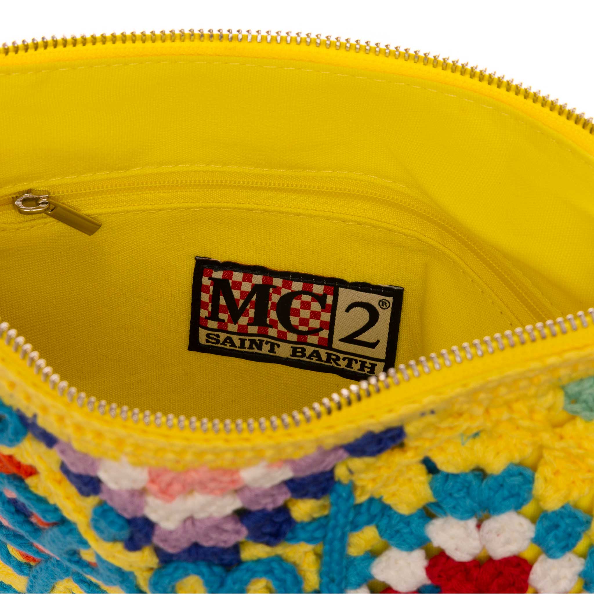 Bolso parisino de crochet amarillo con bordado de Saint Barth