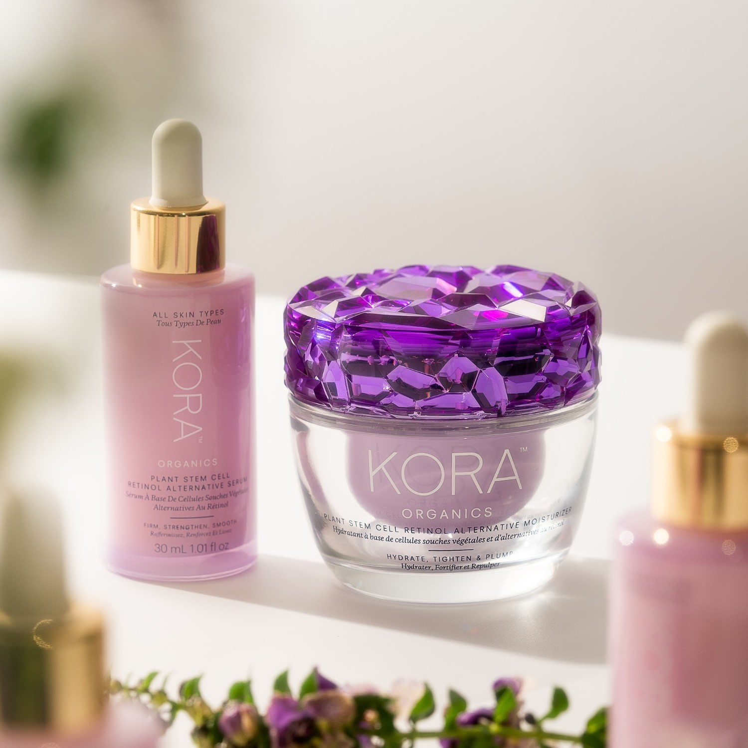 Serum proti staranju KORA Organics z rastlinskimi matičnimi celicami in alternativo retinola – 10 ml