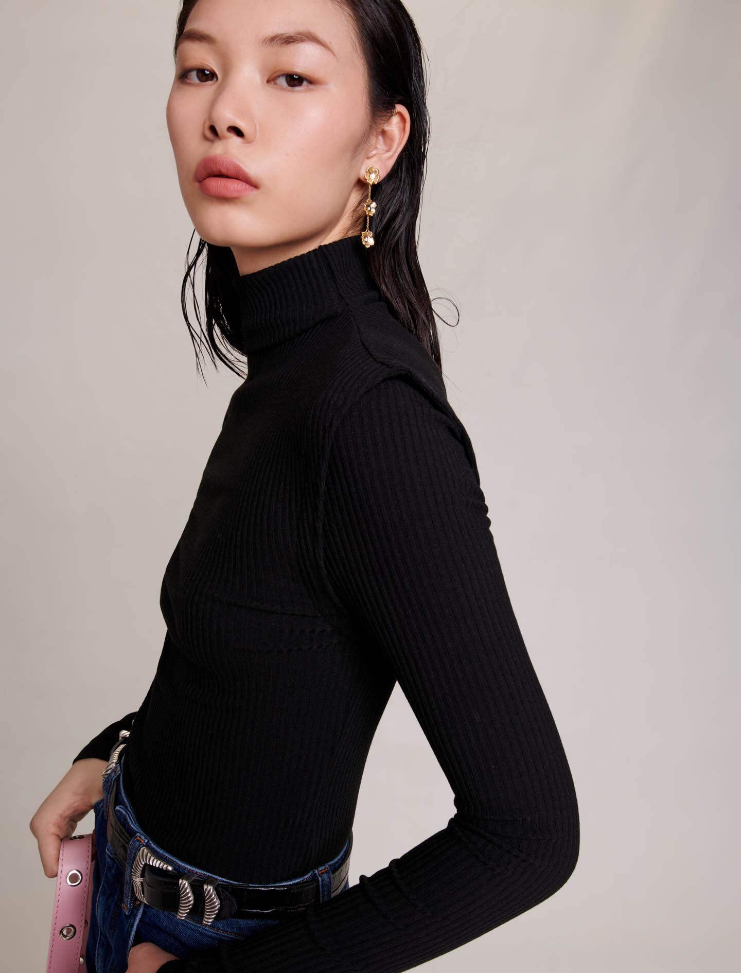 Tricou negru cu guler înalt - Negru