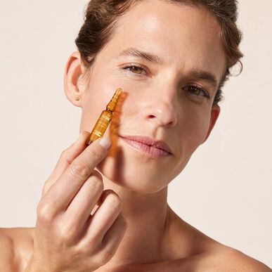 Isdinceutics Instant Flash Serum Lifting Effect -ampullit, kasvoampullit, välitön kohottava vaikutus, 5 ampullia.