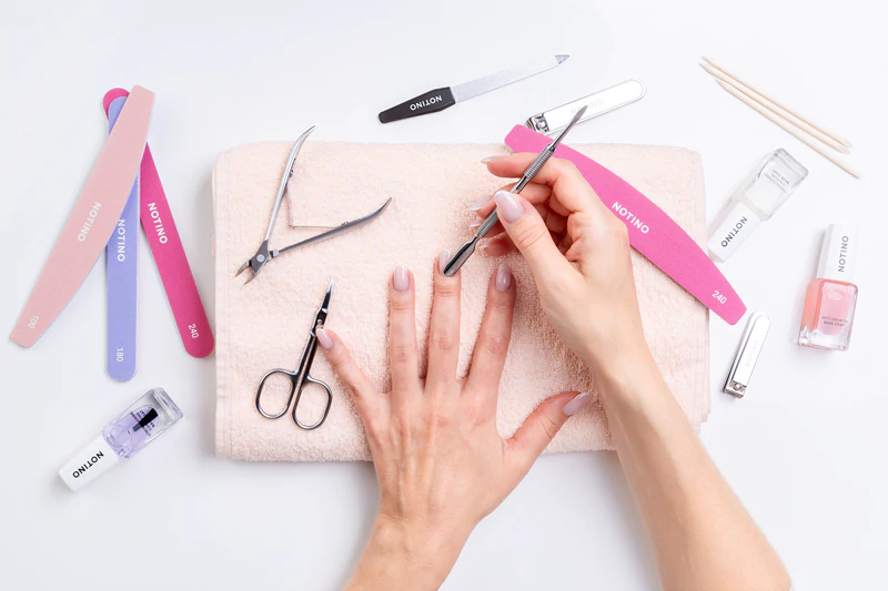 Multifunkčná sada na starostlivosť o nechtovú kožtičku Notino Nail Tools Cuticle Pusher