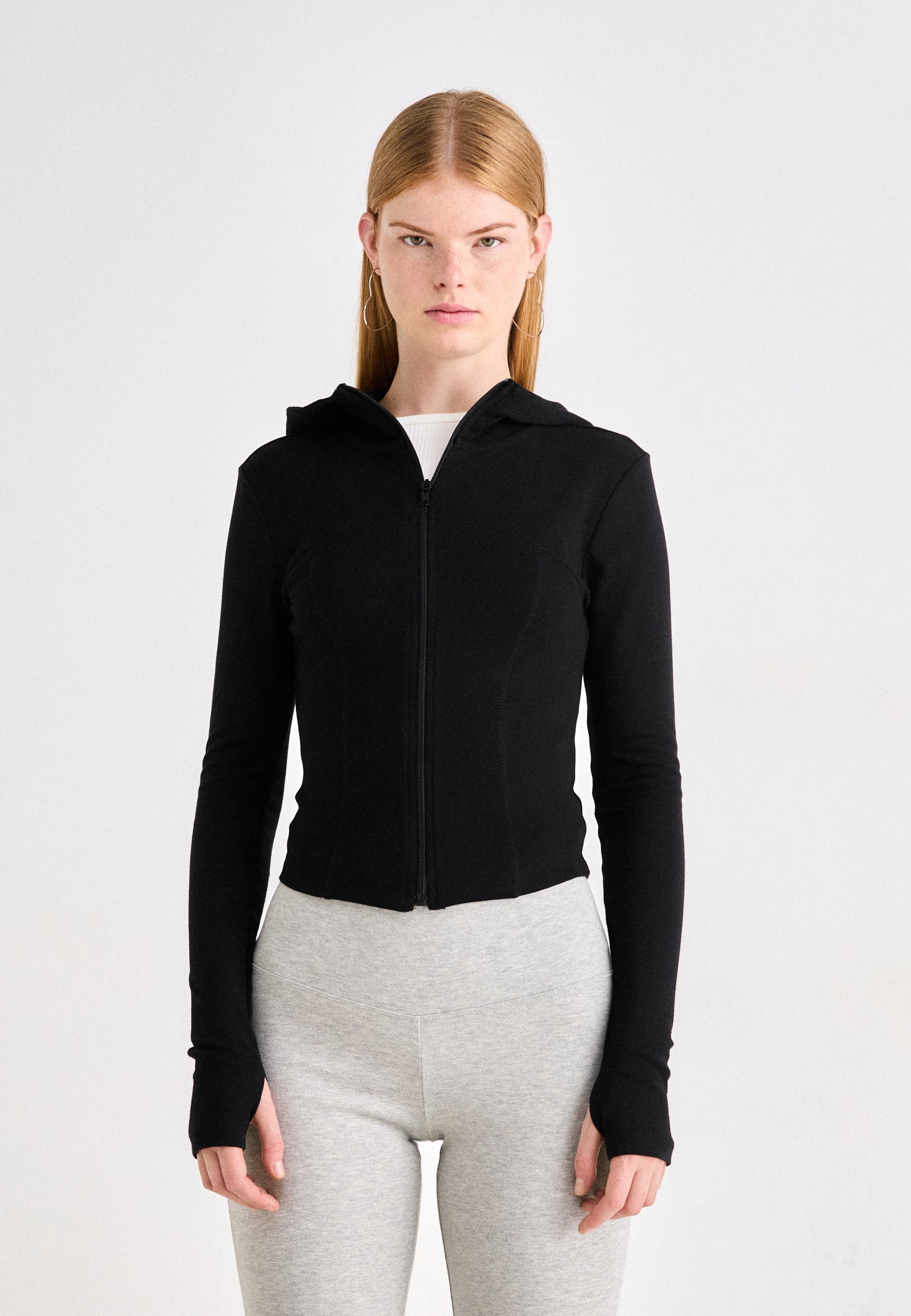 Veste à capuche zippée Gina Tricot - Veste d'entraînement - noire