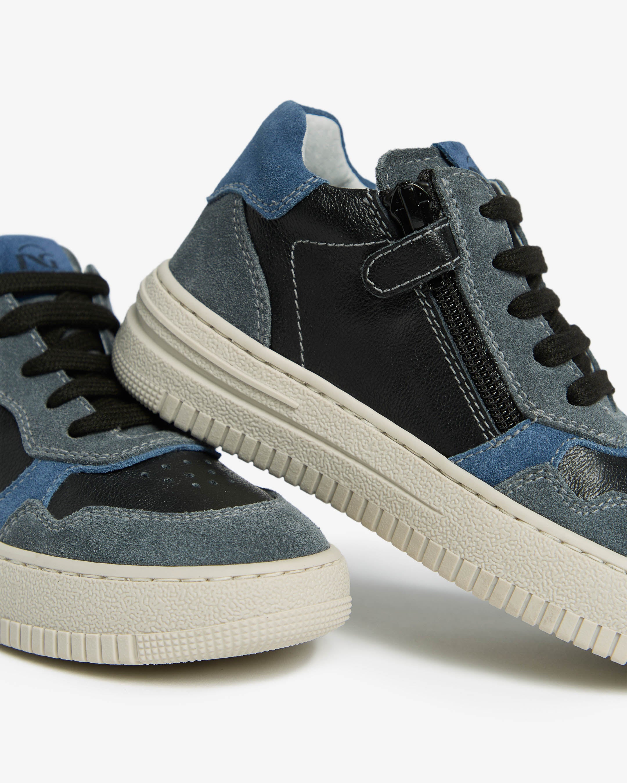  Junior-Sneaker aus Leder und Wildleder für Kinder