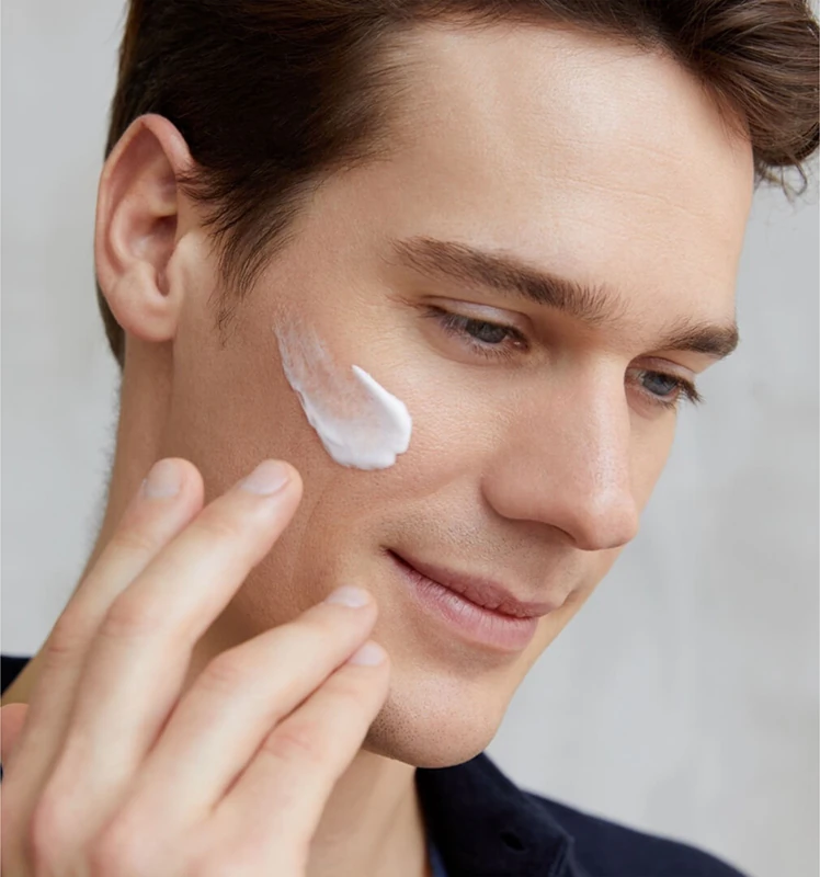 Creme facial hidratante revitalizante NIVEA MEN Q10 para homens