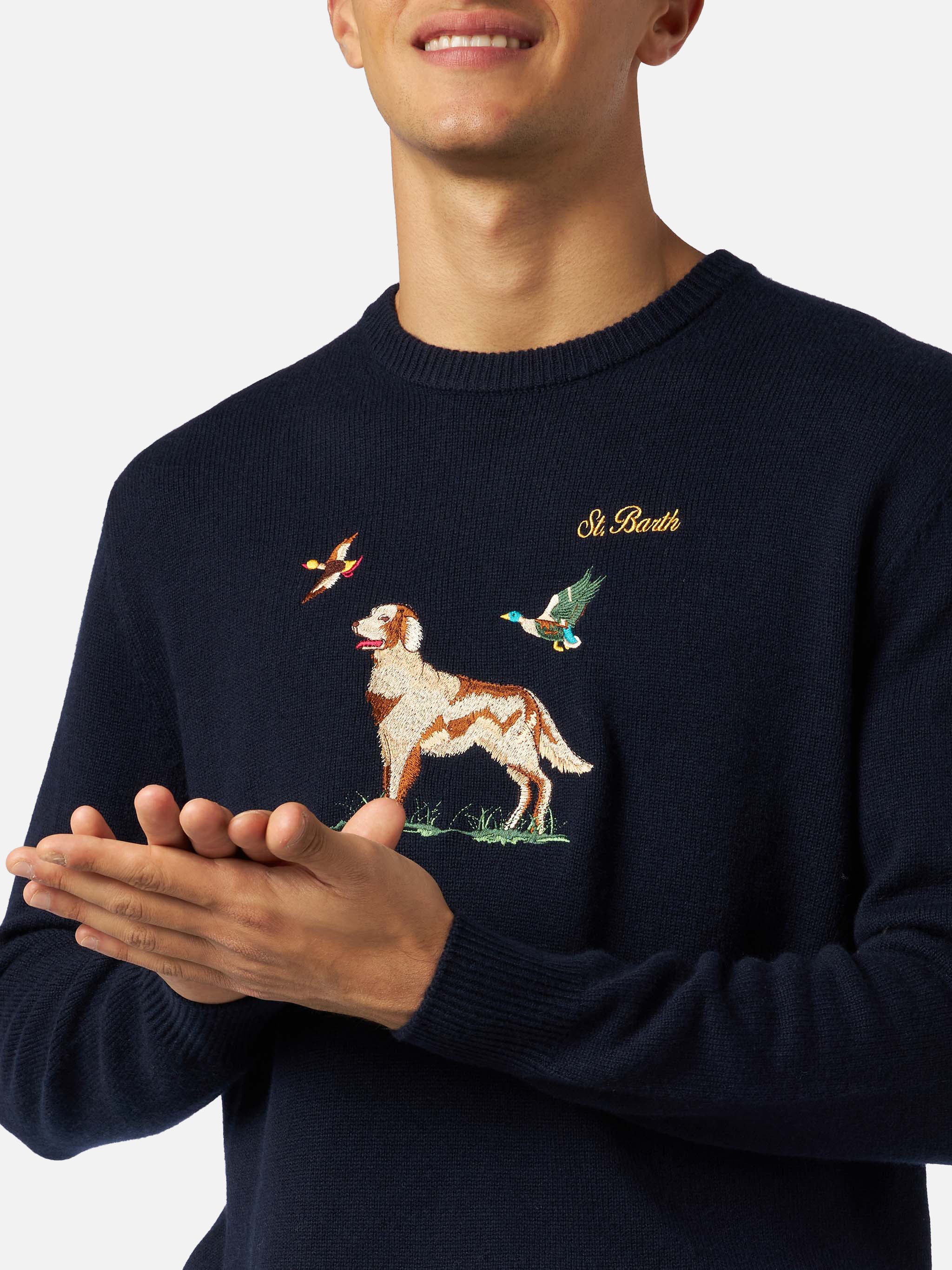 Maglione da uomo girocollo in donegal con stampa jacquard puntatore in