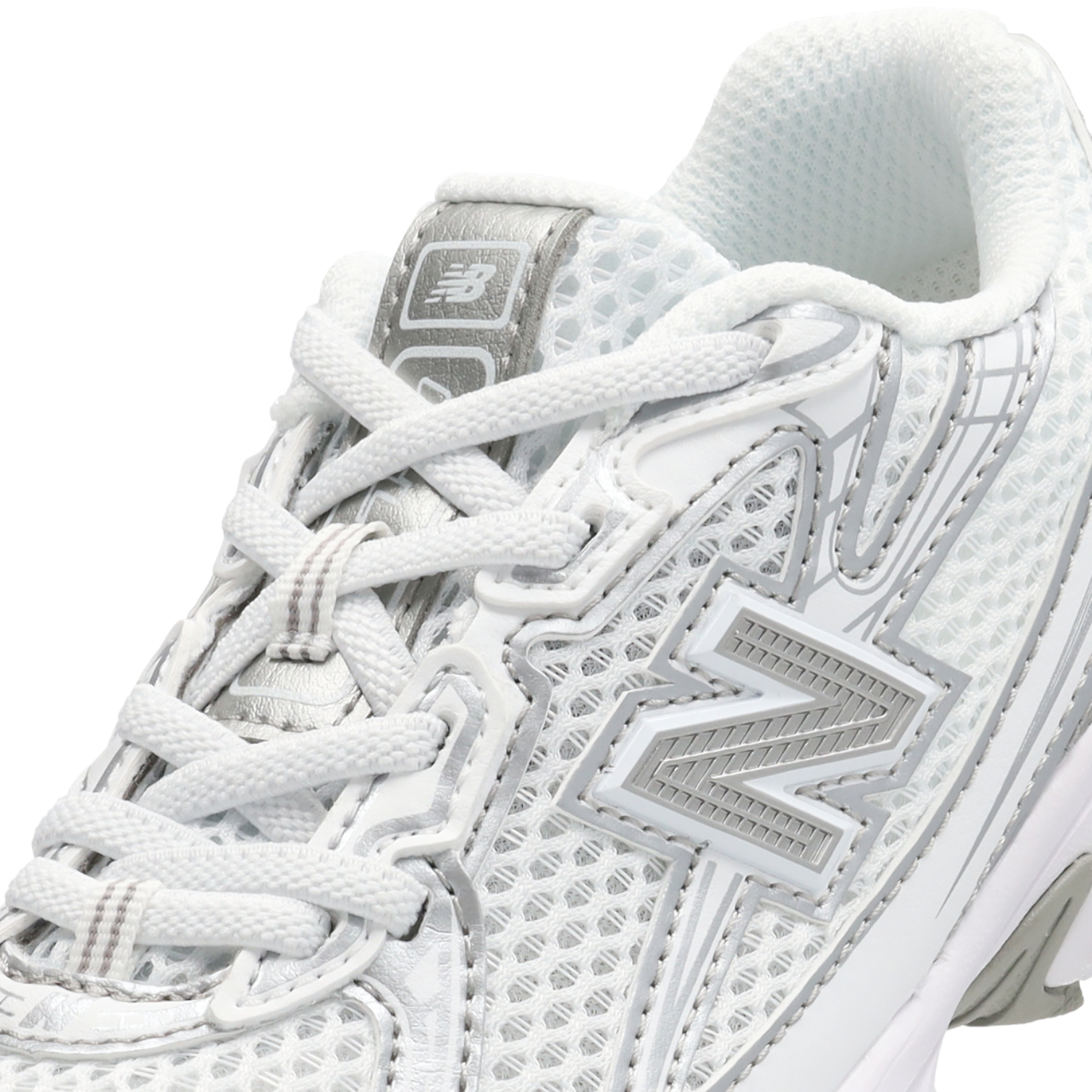 New Balance 740