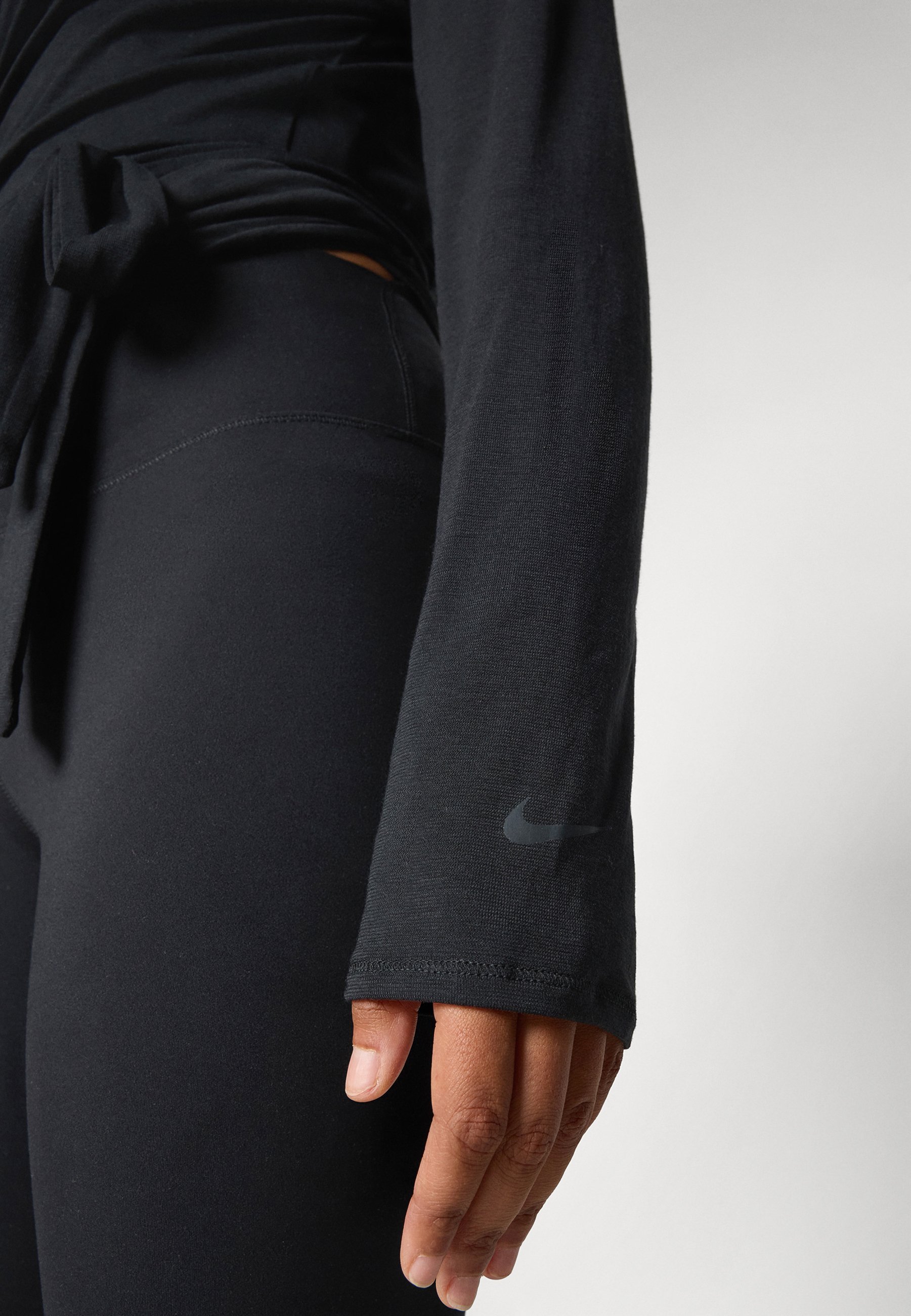 Nike Performance ONE RELAXED TOP - Top met lange mouwen - zwart/donker rookgrijs