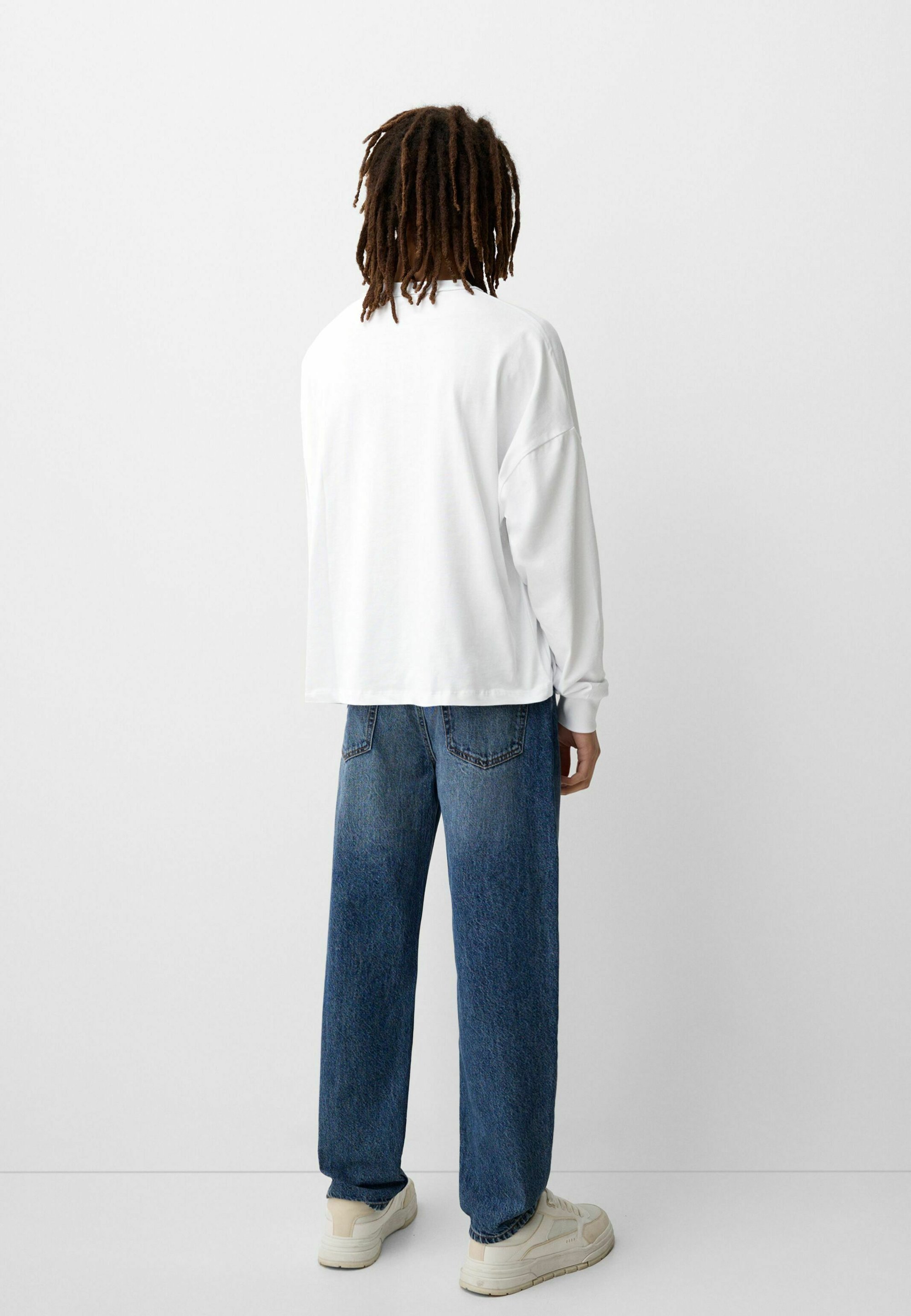 Jeans Bershka a vestibilità affusolata - blu scuro