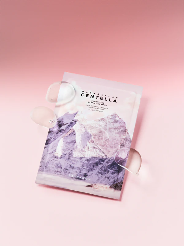 Máscara facial em tecido SKIN1004 Madagascar Centella Poremizing Clarifying Mask para suavizar a pele e reduzir os poros.