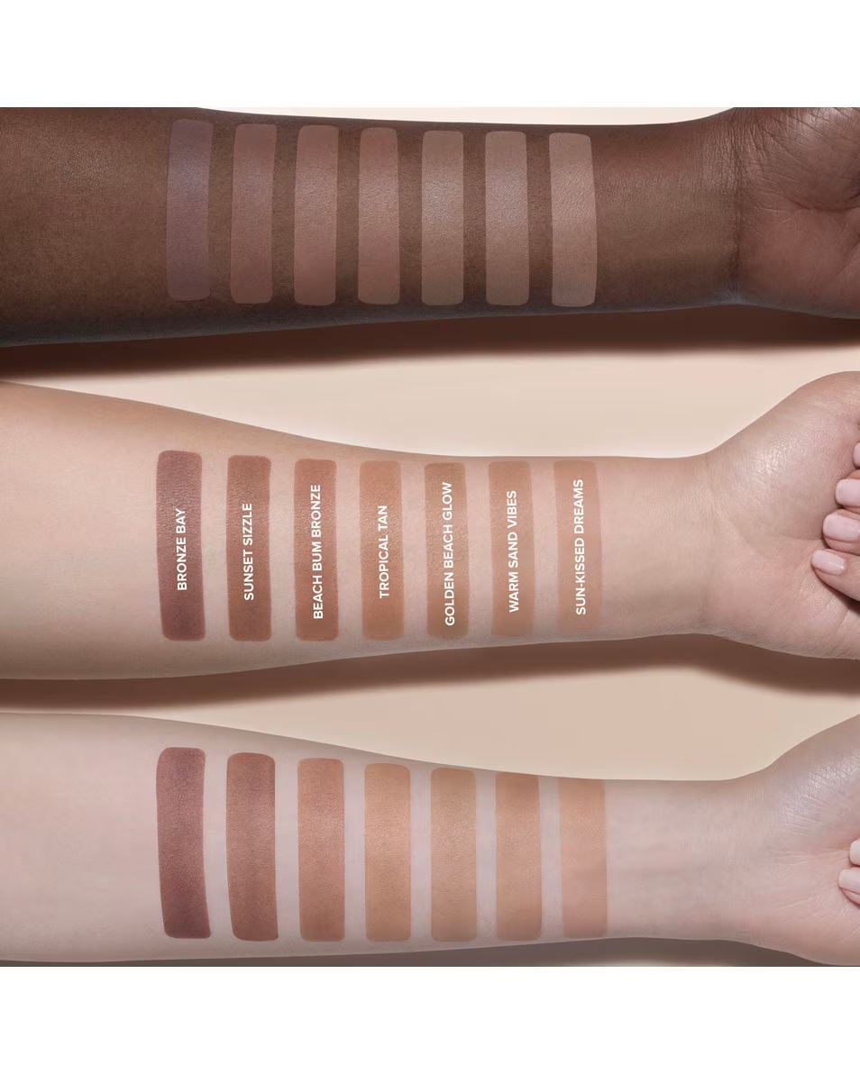 ANASTASIA BEVERLY HILLS Smooth Blur Bronzer Εξαιρετικά απαλό μπρόνζερ με ελαφρύ, ηλιοκαμένο φινίρισμα.