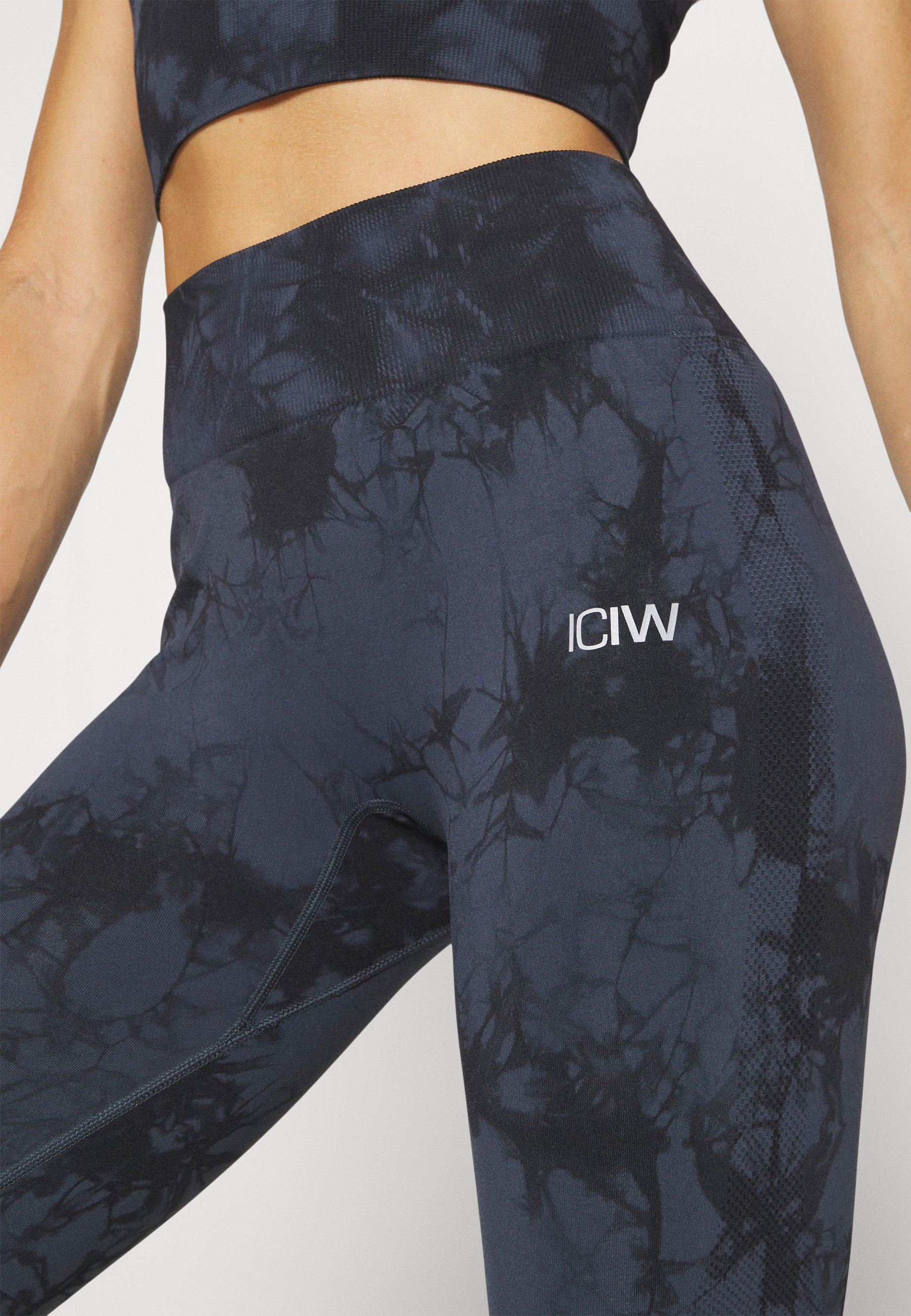 ICANIWILL DEFINE SEAMLESS TIE DYE - Legíny - black