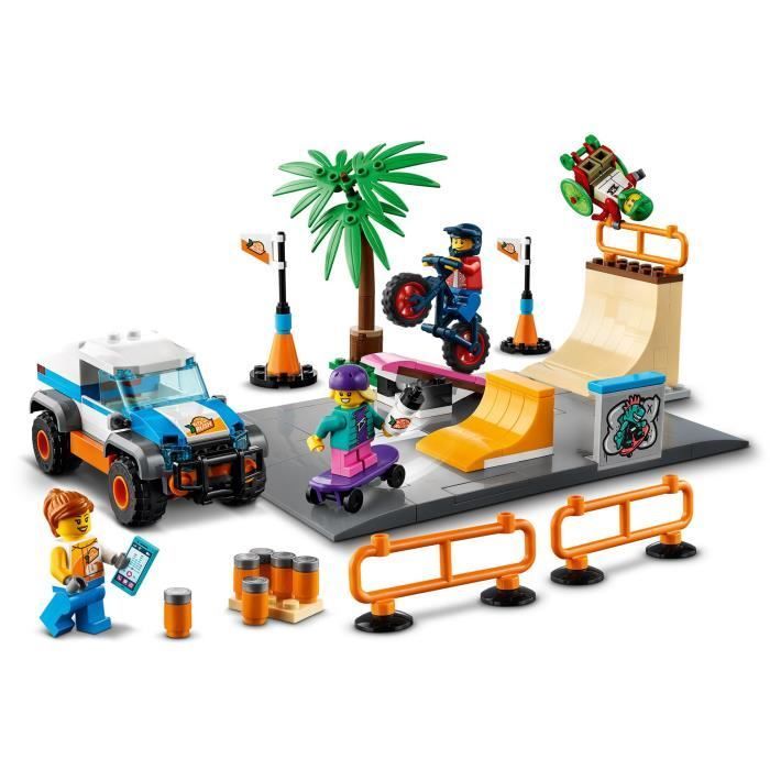 LEGO® City 60290 Skeittipuisto, rakennussetti skeittilaudalla, BMX-pyörällä, kuorma-autolla, lelulahjaidea 5-vuotiaille ja sitä vanhemmille lapsille
