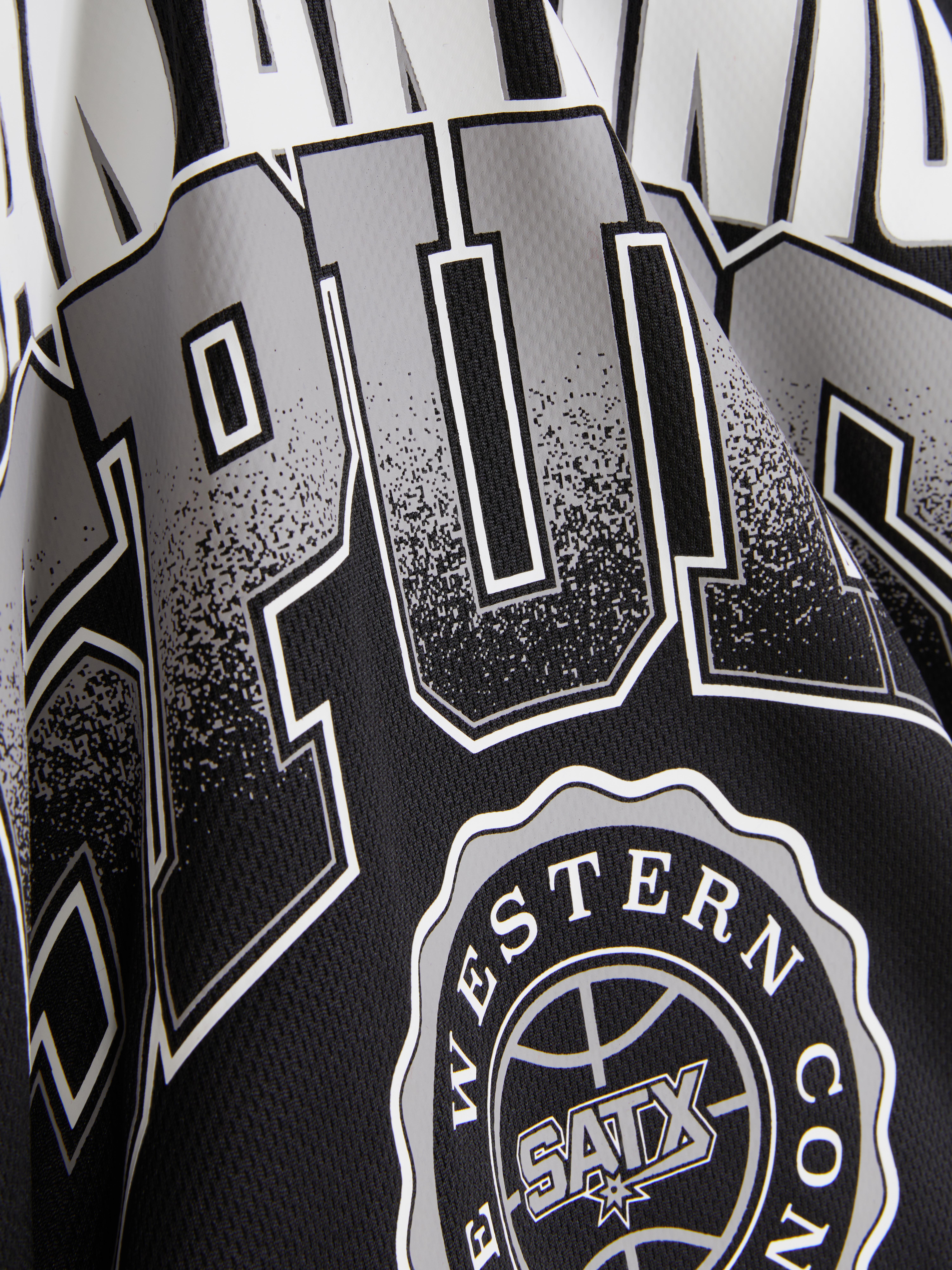 Tricou NBA San Antonio Spurs Un tricou sport cu mânecă scurtă cu imprimeuri San Antonio Spurs