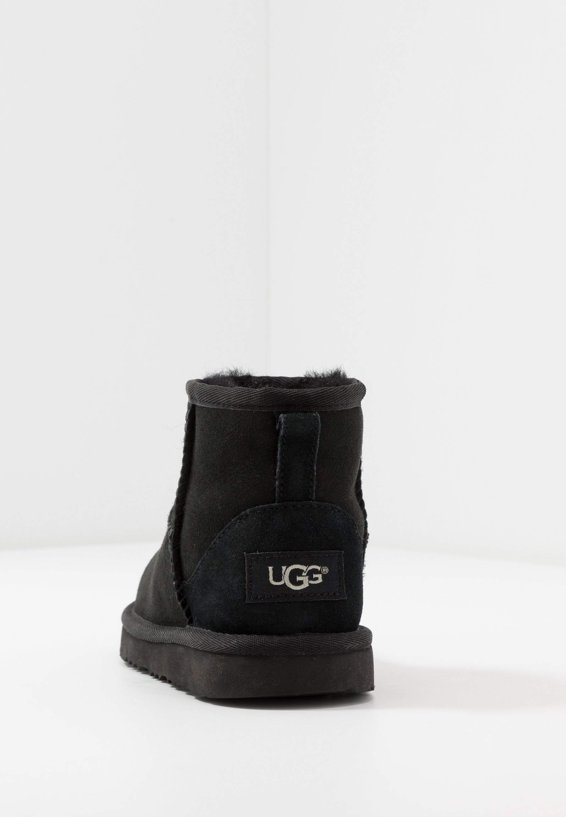 UGG CLASSIC MINI II - Klassieke enkellaarsjes - zwart