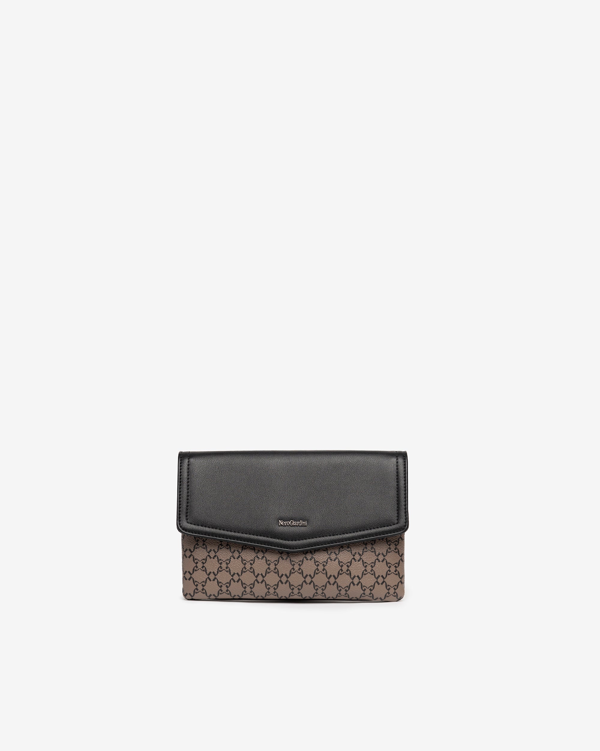  Naisten clutch-laukku teknisestä materiaalista