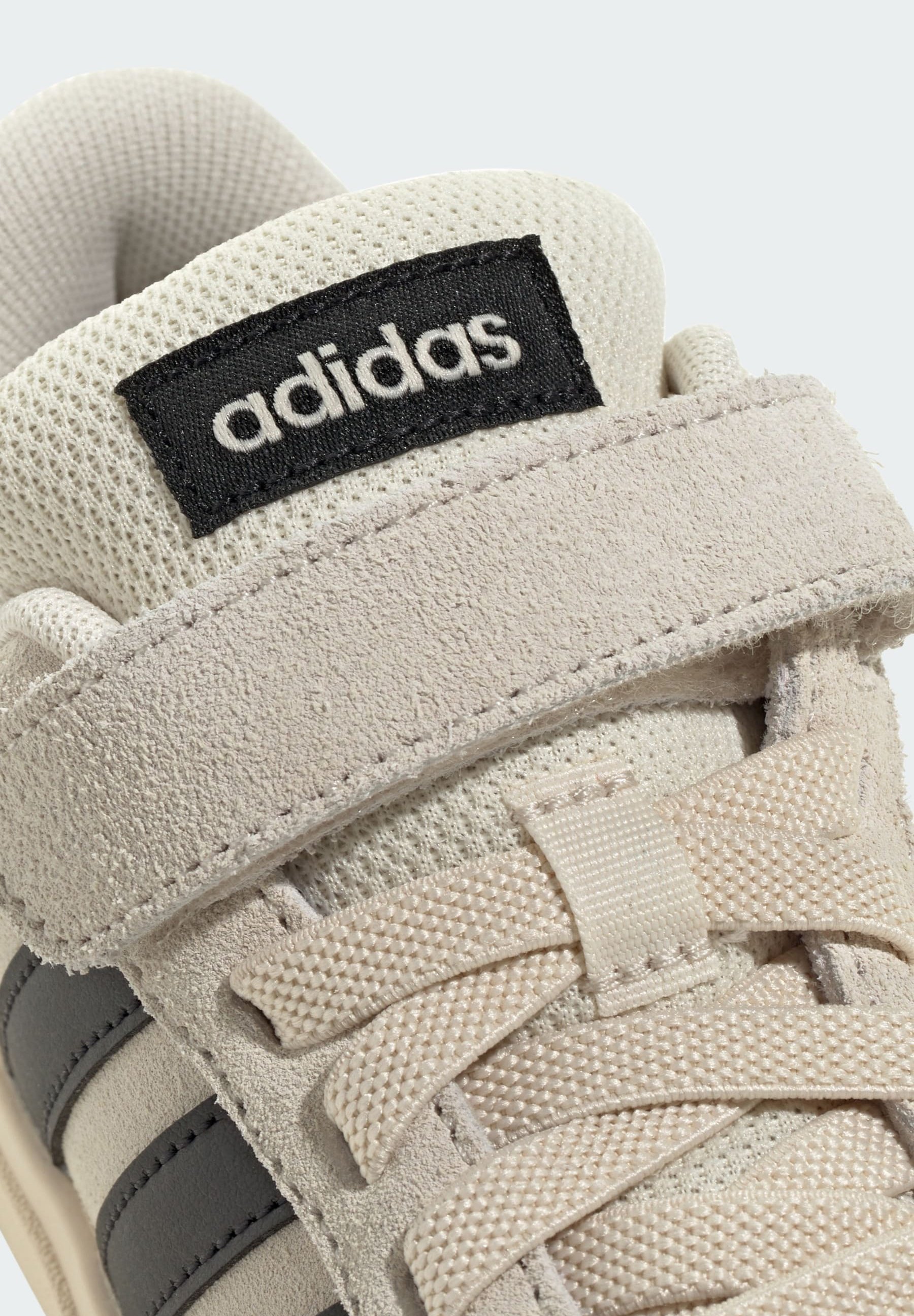 adidas Sportswear GRAND CORUT - Buciki dziecięce - biały rdzeń czarny biały