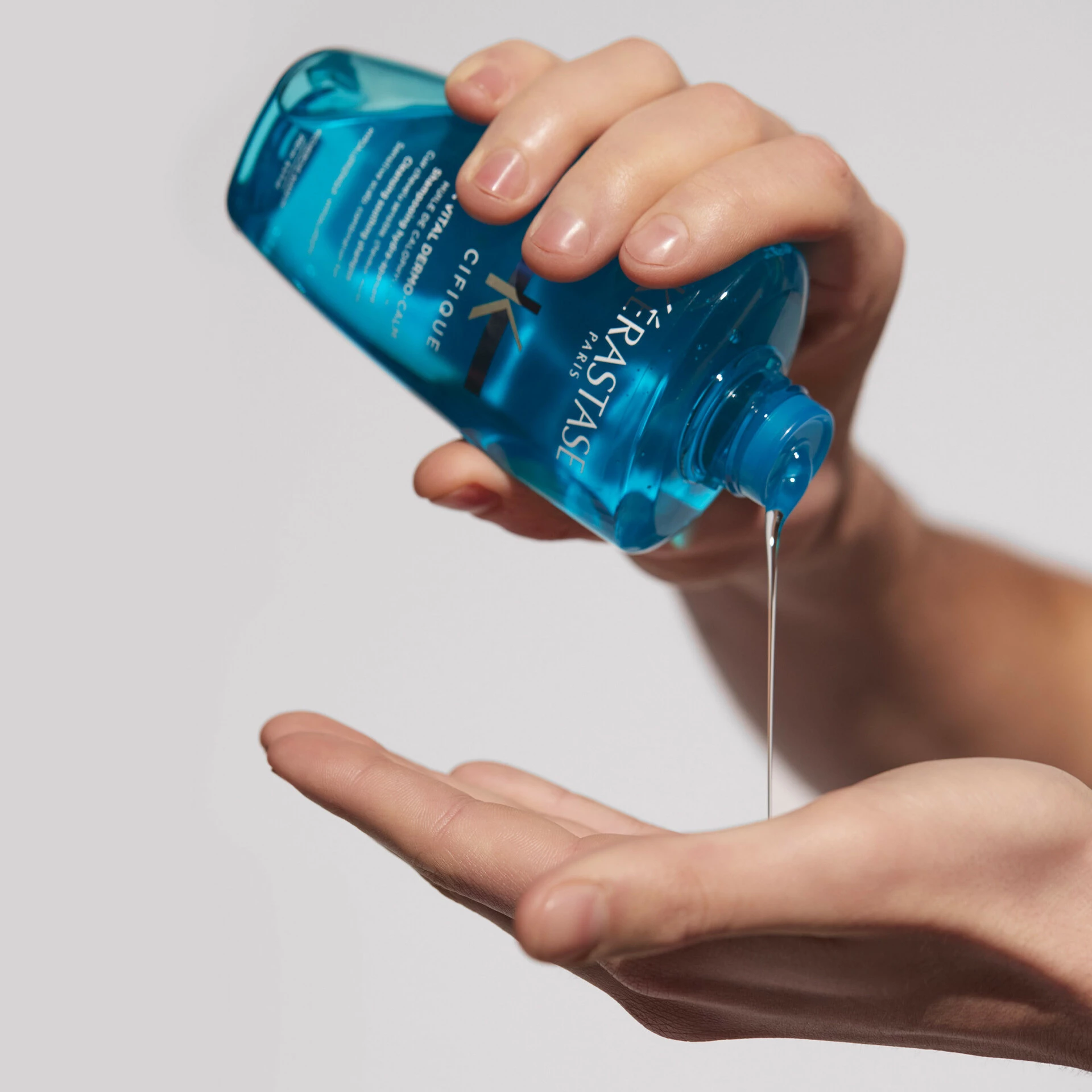 Specifique Bain Vital Dermocalm šampon 250 ml - Kérastase