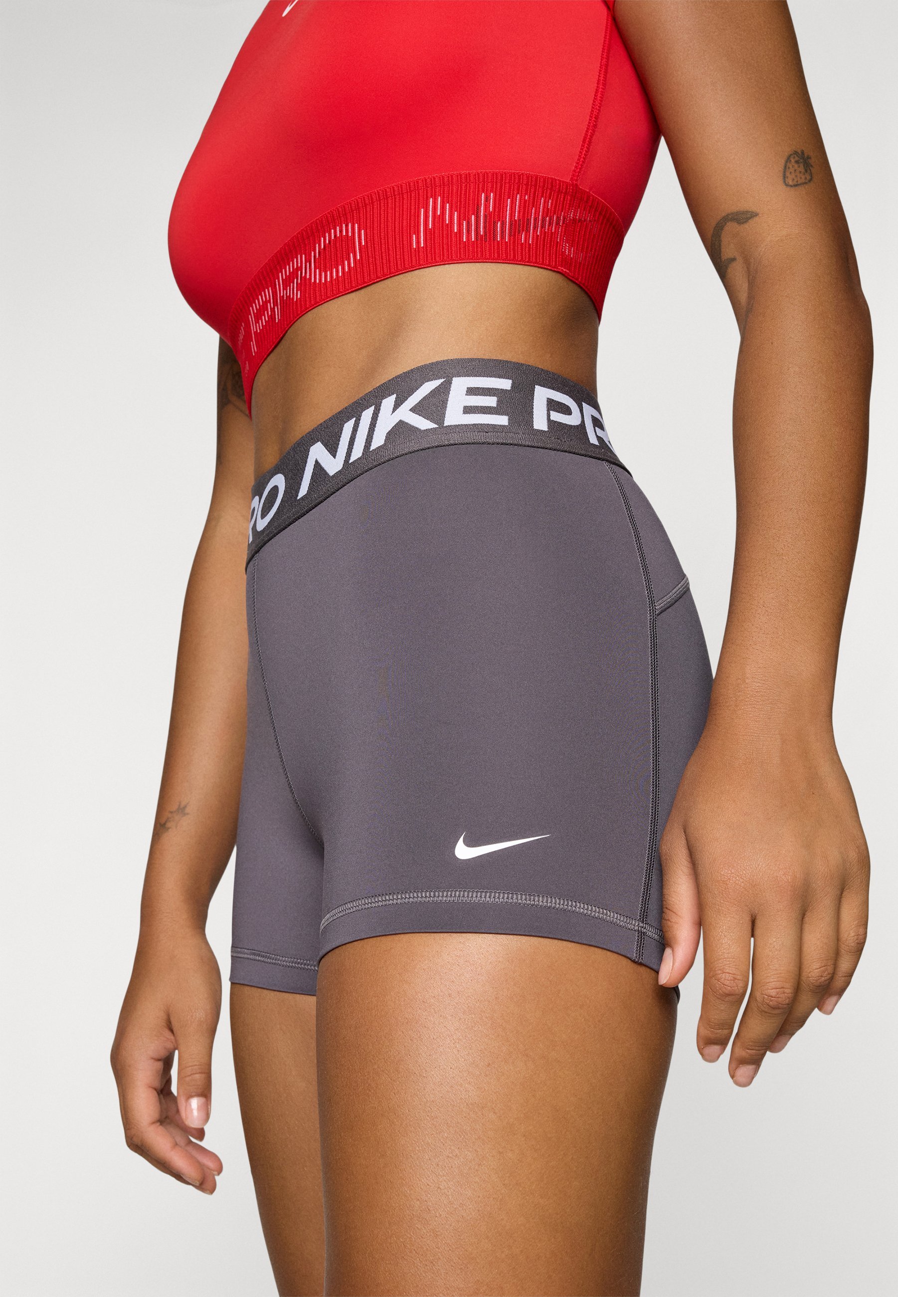 Nike Performance SHORT - Leggings - dondergrijs/wit