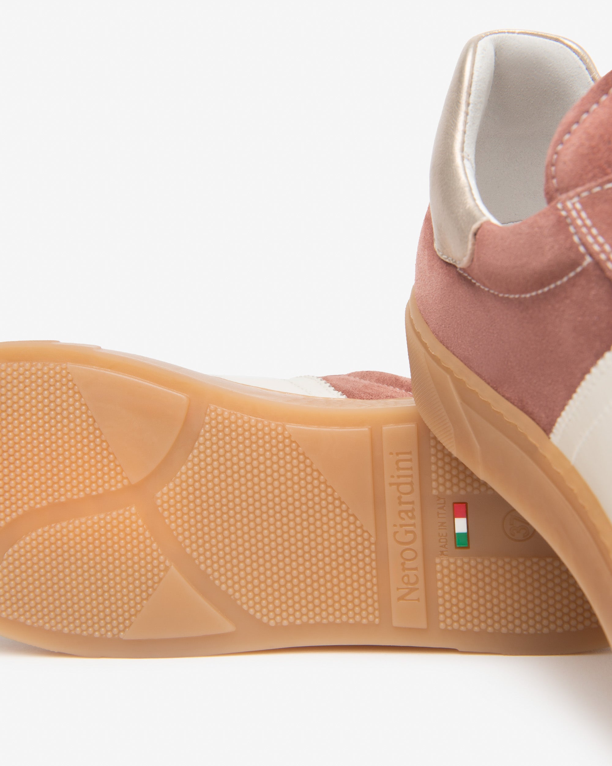  Damen-Sneaker aus Wildleder und Leder