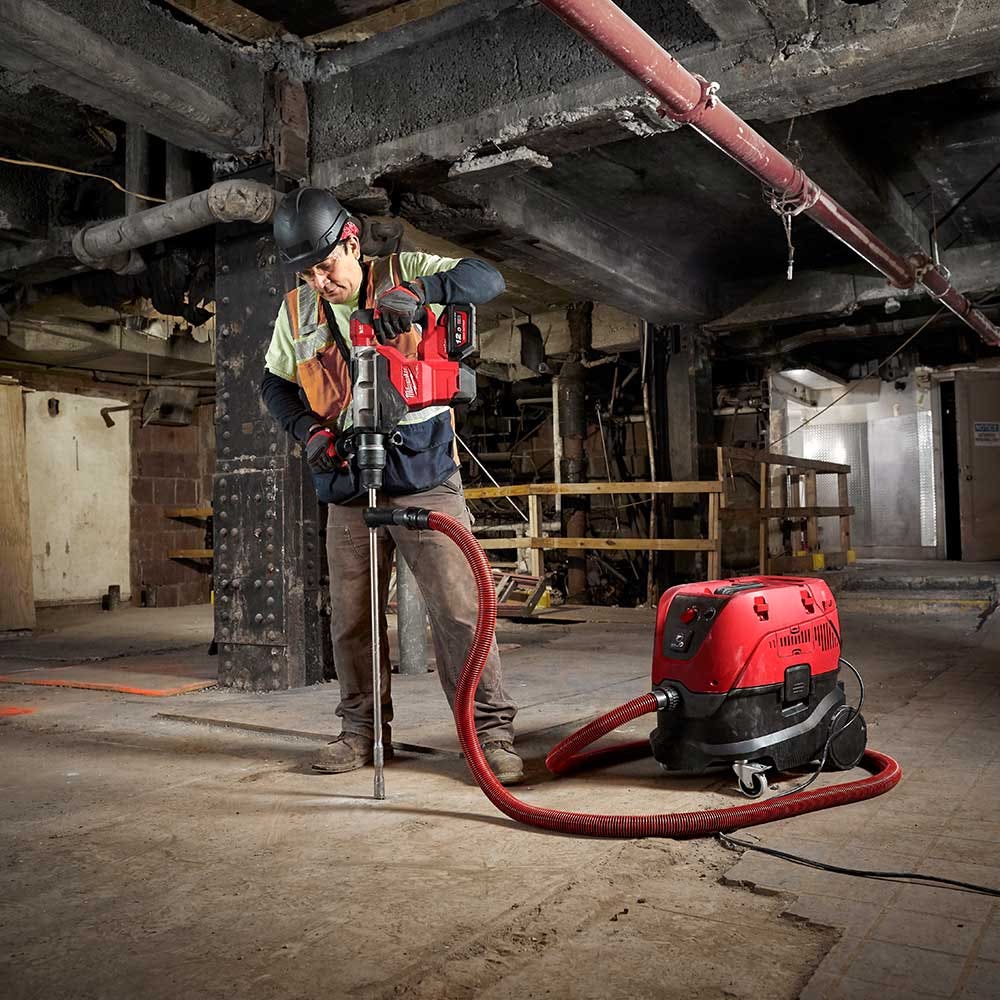 MILWAUKEE 18V FUEL 44mm bürstenloser SDS Max Hammer mit einem Schlüssel und Schutzhaube M18FHM-0
