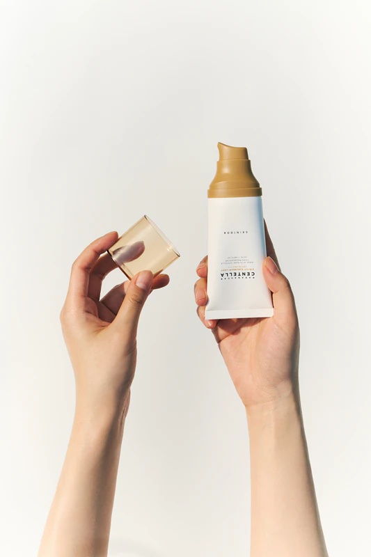 SKIN1004 Madagaskaras Centella Air-Fit saules aizsargkrēms Viegls minerālu aizsargsejas fluīds SPF 30