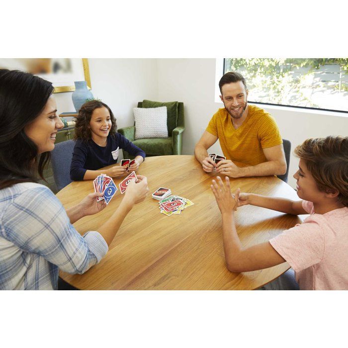 Uno Classic Clipstrip - Juego de cartas familiar - Con comodines personalizables - Mattel Games - BGY49 - Para mayores de 7 años
