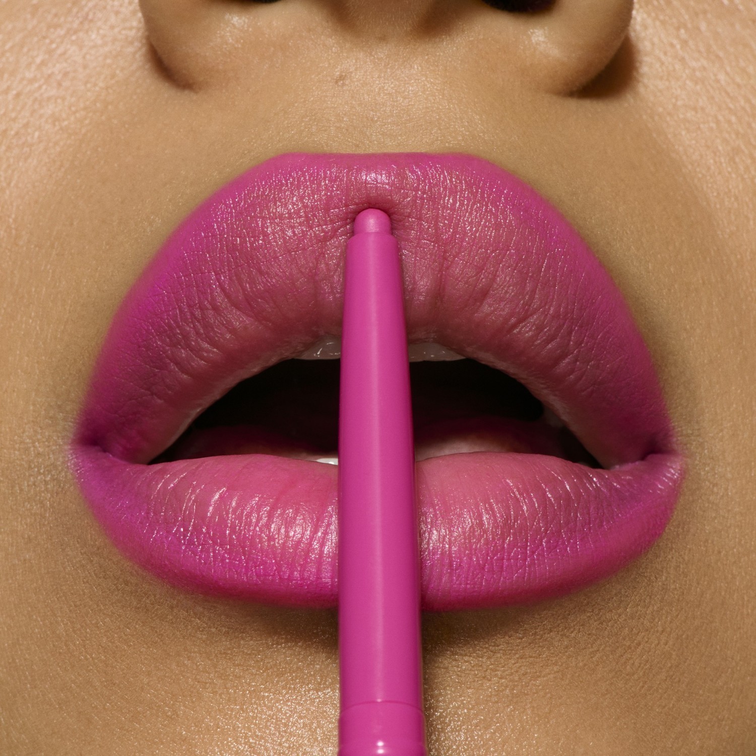 MAC Lipgloss sjajni ajlajner za usne - 0,25 g